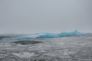 Una fotografia che è un ricordo di viaggio di The Half Hermit e che raffigura gli iceberg della laguna di Jökulsárlón in Islanda