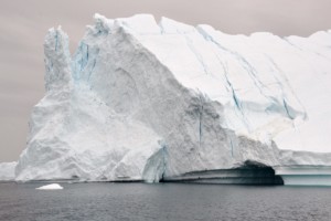 Un iceberg nella laguna di Disco Bay in Groenlandia.